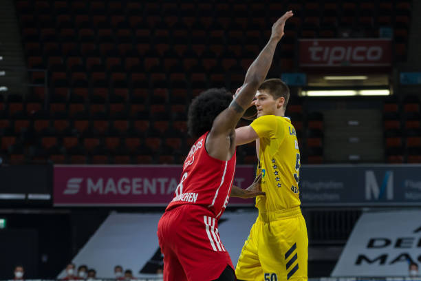 并可能引入 并可能引入